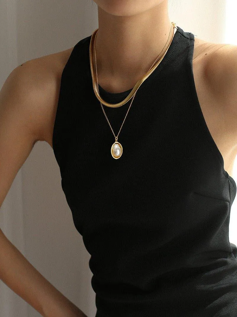 Baroque Shaped Pearl Oval Pendant Necklace