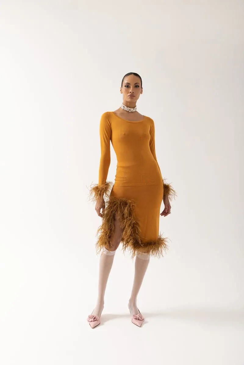 CAMEL KNIT TOP WITH DETACHABLE FEATHER CUFFS