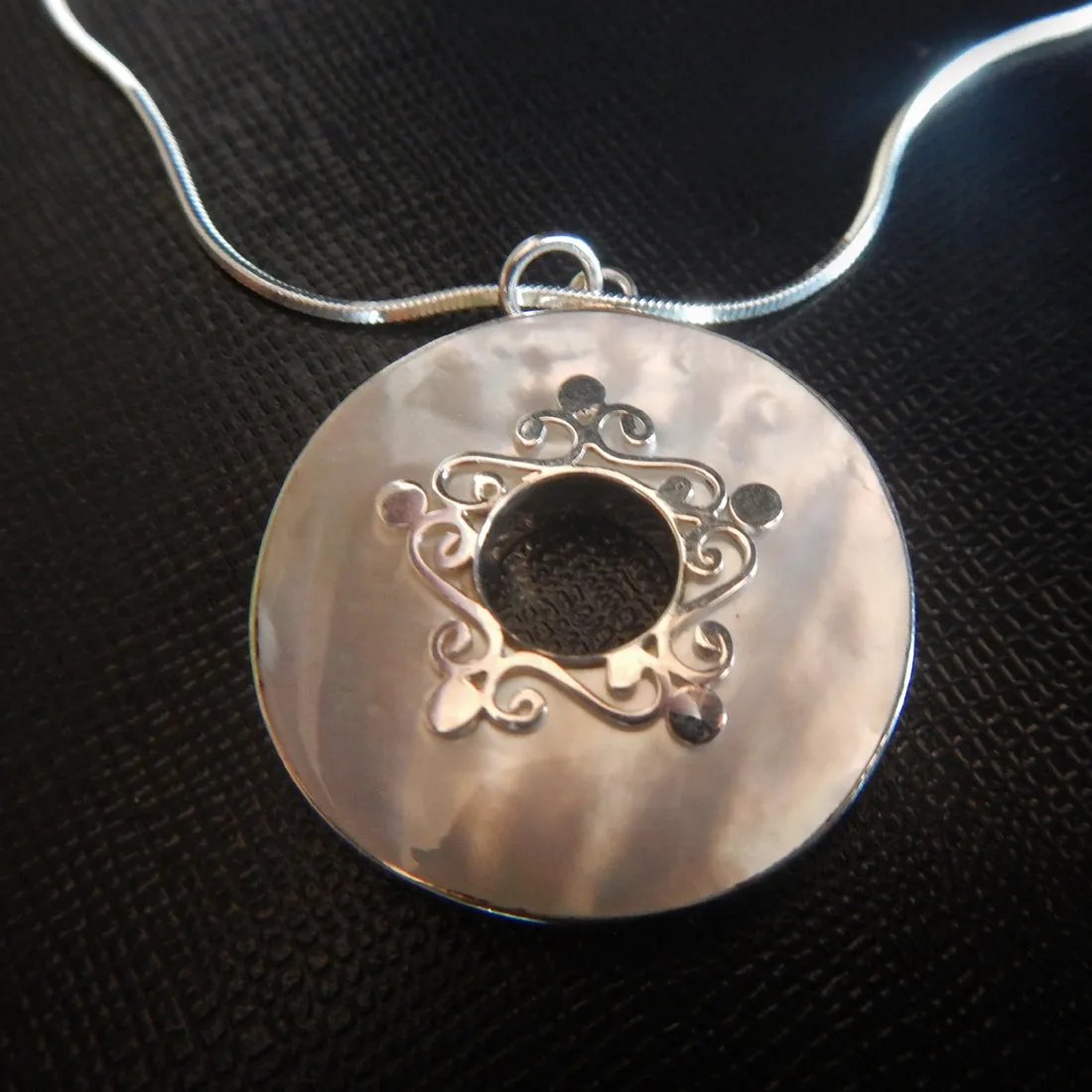 Silver Flower Mother of Pearl Necklace