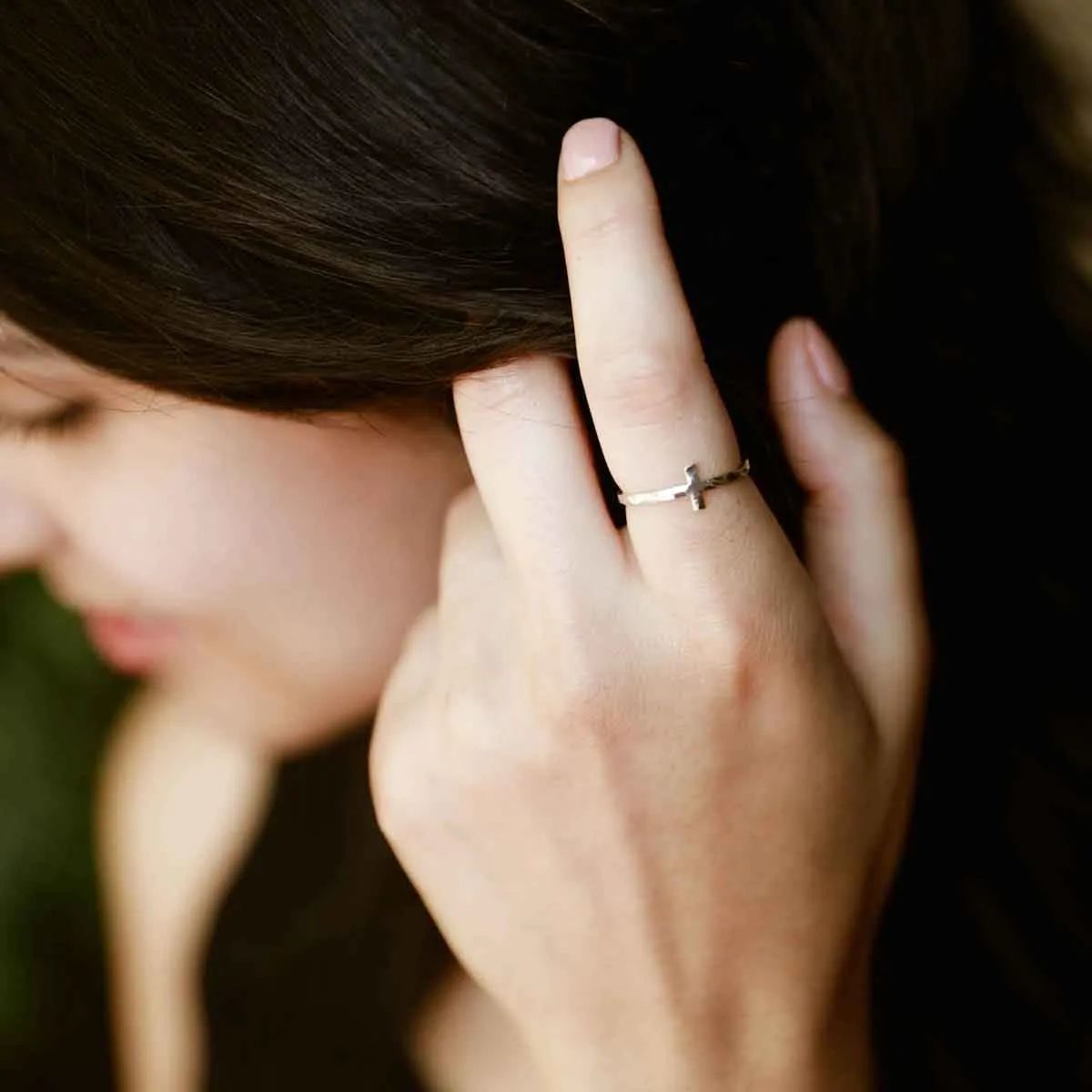 Simple Hammered Cross Ring [Sterling Silver]