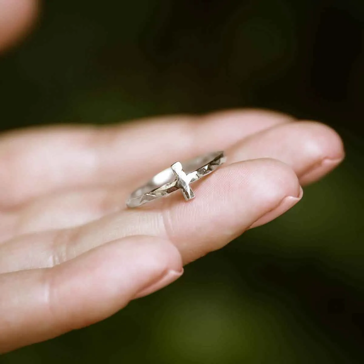 Simple Hammered Cross Ring [Sterling Silver]