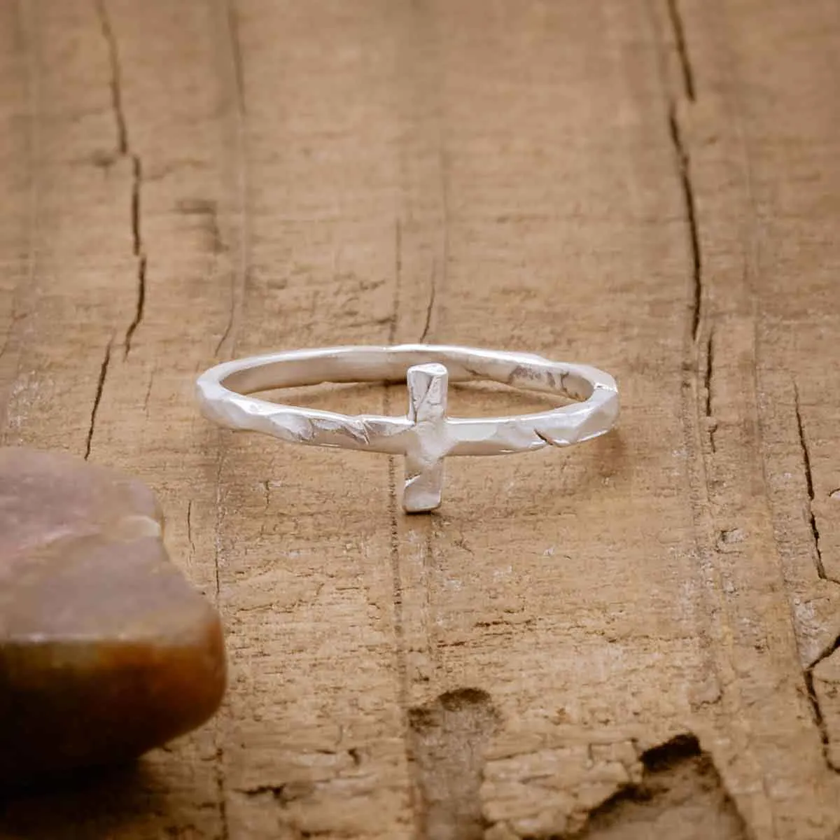 Simple Hammered Cross Ring [Sterling Silver]