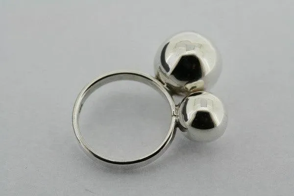 Straight line 2 ball ring - sterling silver