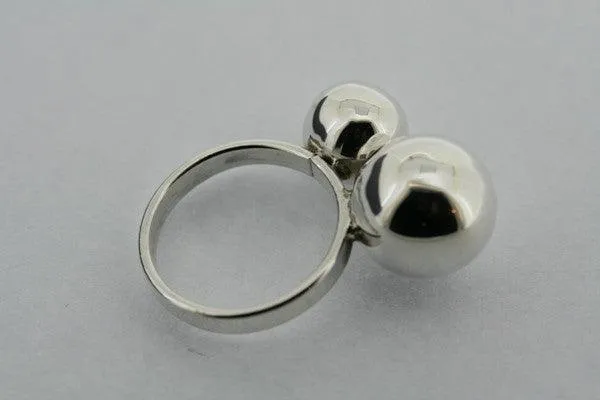 Straight line 2 ball ring - sterling silver