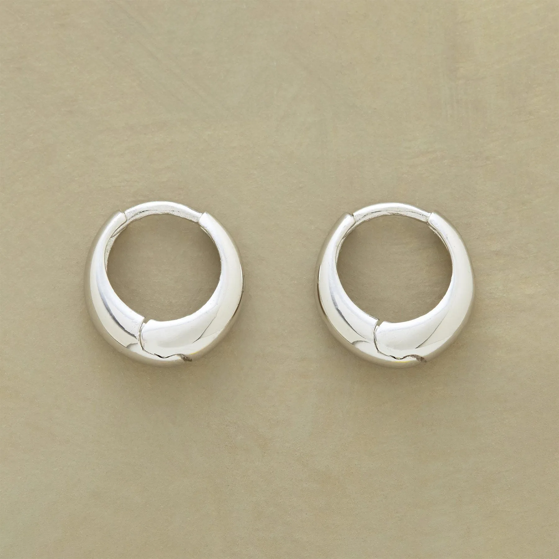 White Golden Axis Hoop Earrings